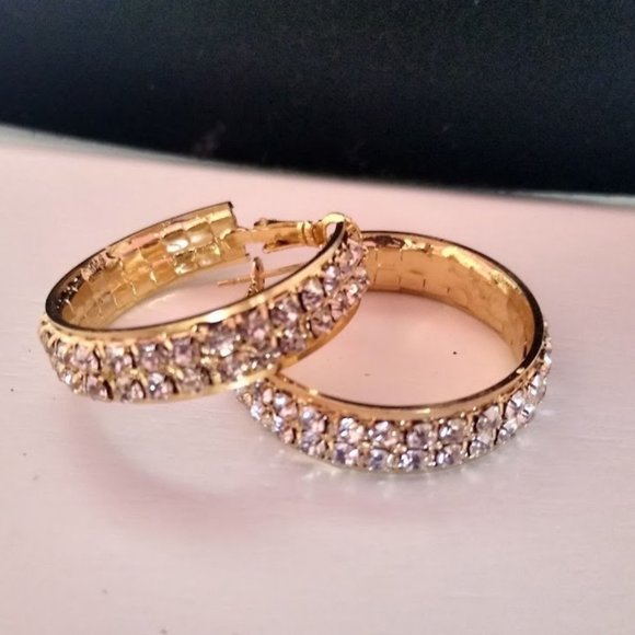 ROUND HOOP Women's FAUX DIAMOND EARRINGS New Chrystal GOLD Metal - Picture 2 of 5